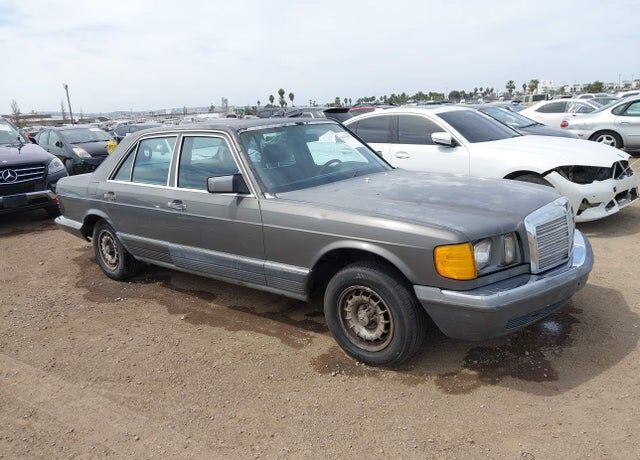 1982 MERCEDES-BENZ 300
