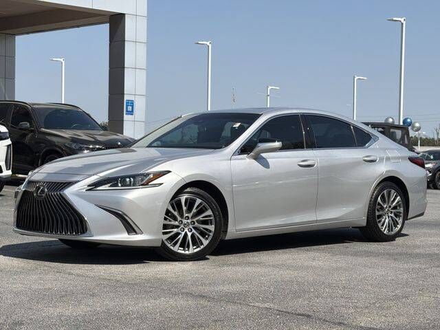 2019 LEXUS ES
