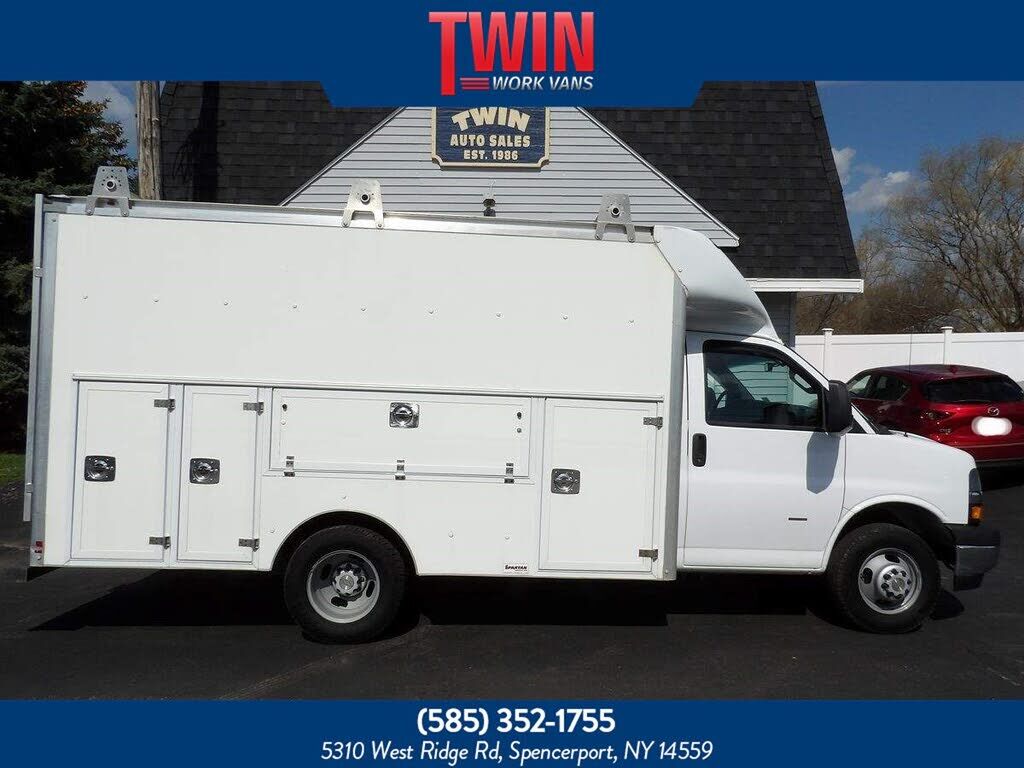 2020 CHEVROLET Express