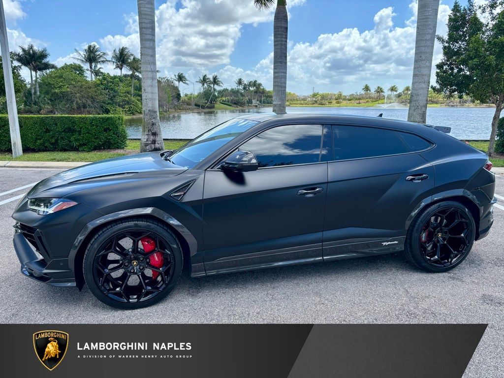 2024 LAMBORGHINI URUS