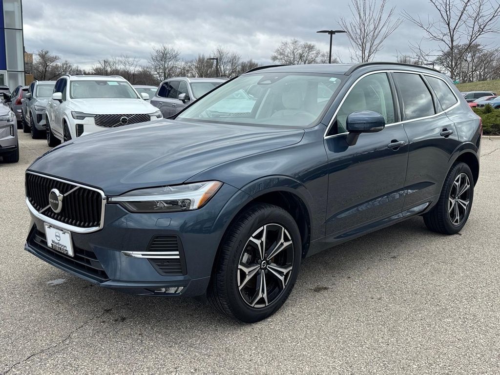 2022 VOLVO XC60