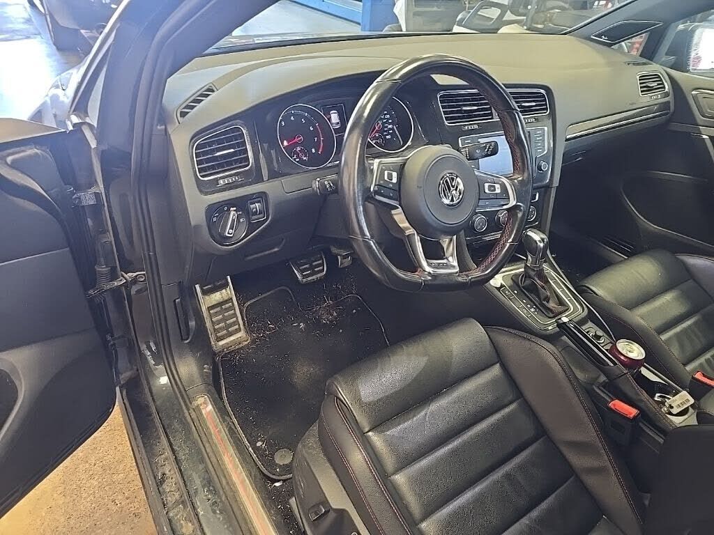 2017 VOLKSWAGEN Golf GTI