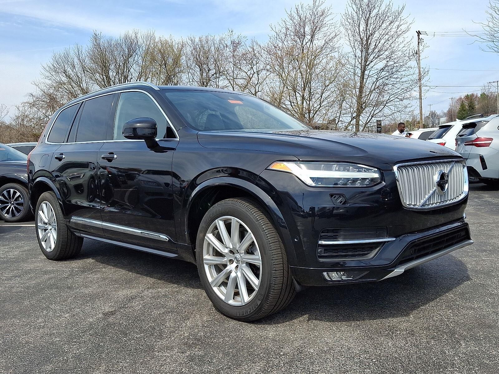 2017 VOLVO XC90