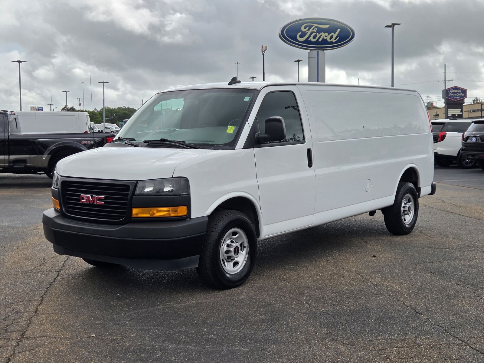 2023 GMC Savana