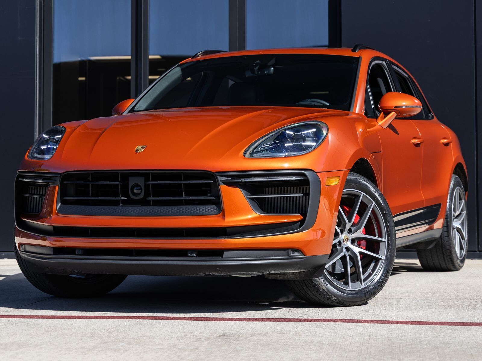 2024 PORSCHE Macan