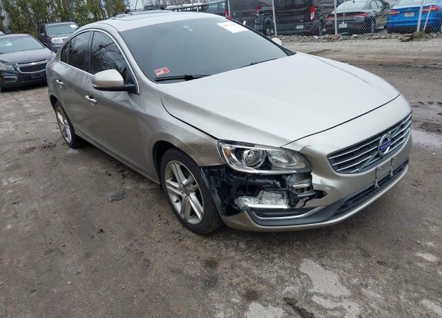 2015 VOLVO S60