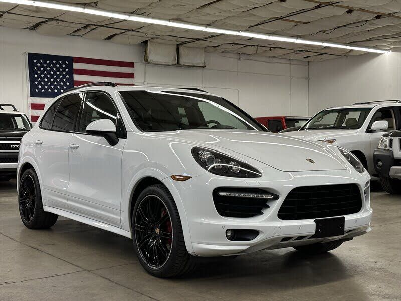 2013 PORSCHE Cayenne
