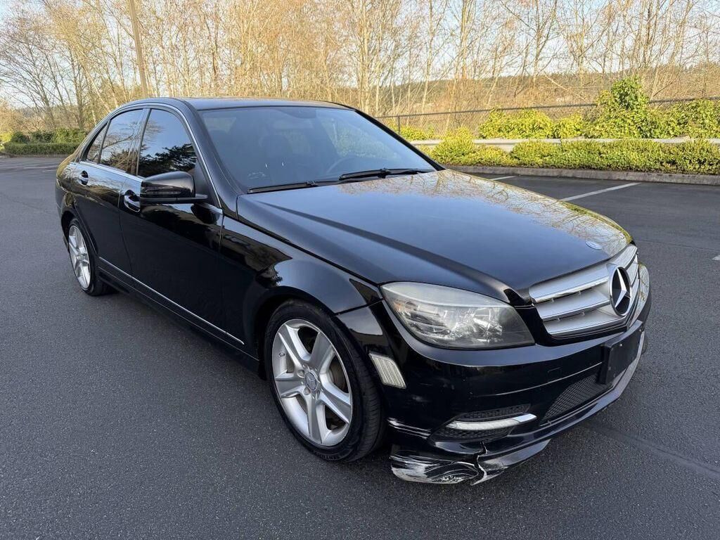 2011 MERCEDES-BENZ C-Class