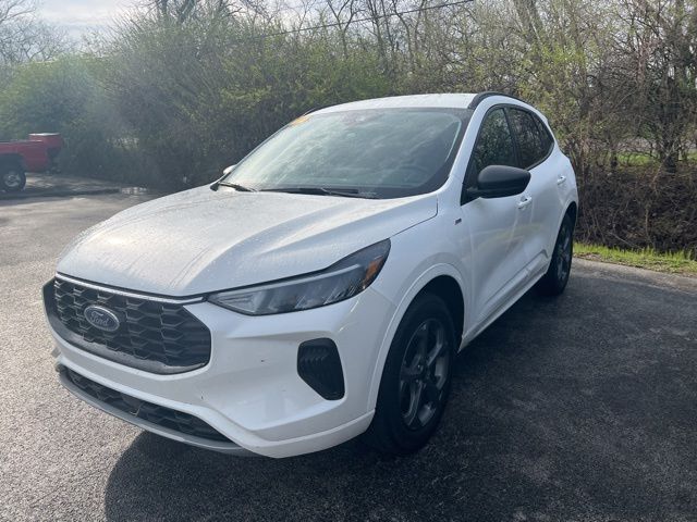 2024 FORD Escape