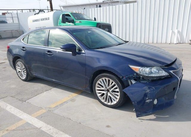 2013 LEXUS ES
