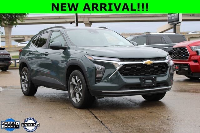 2025 CHEVROLET Trax