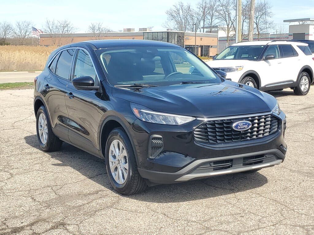 2023 FORD Escape
