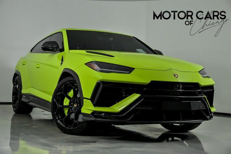 2023 LAMBORGHINI URUS