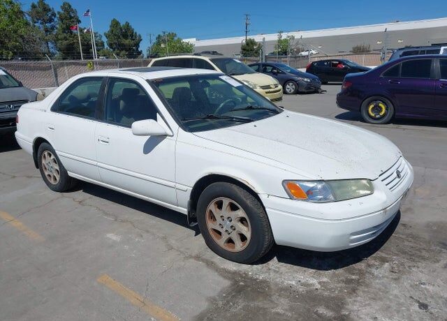 1999 TOYOTA Camry