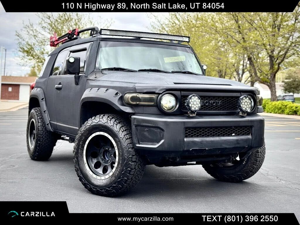 2012 TOYOTA FJ Cruiser