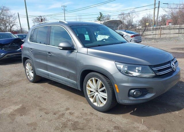 2014 VOLKSWAGEN Tiguan
