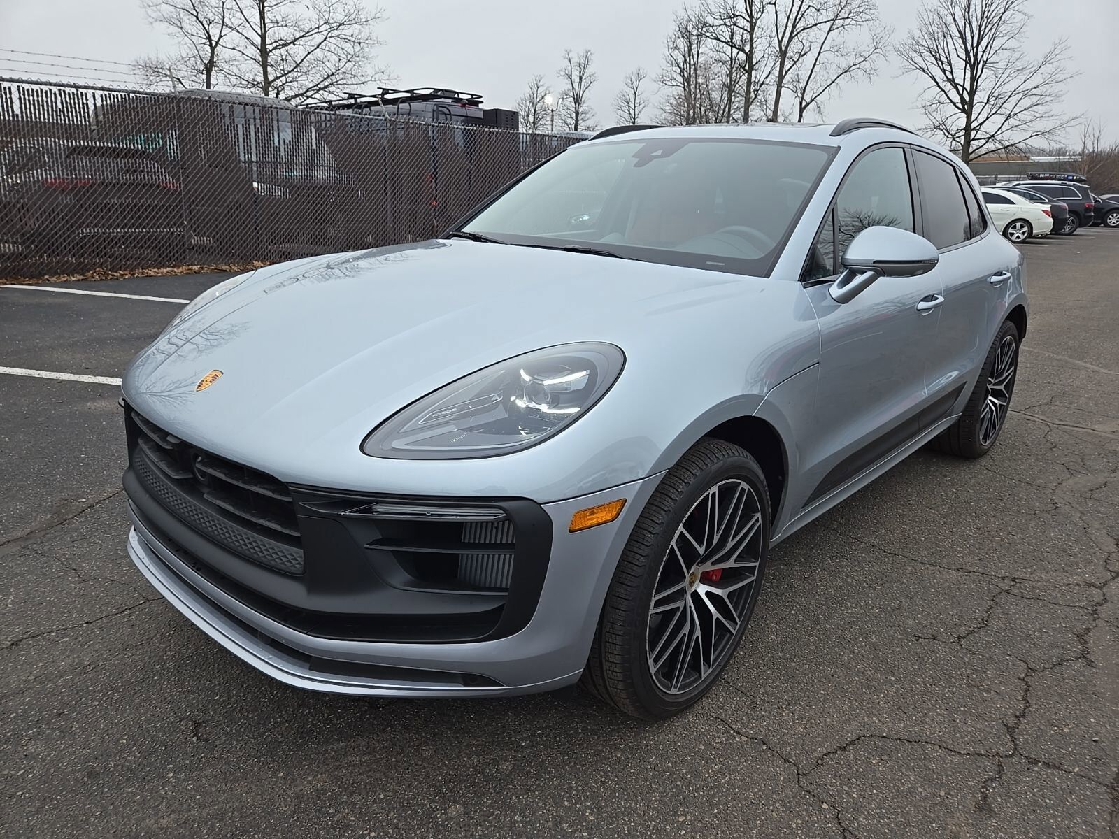 2026 PORSCHE Macan
