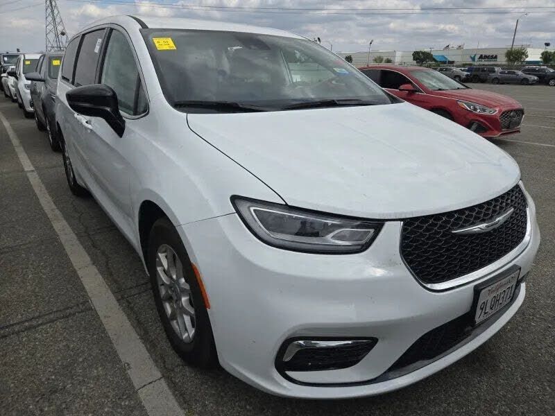 2024 CHRYSLER Pacifica