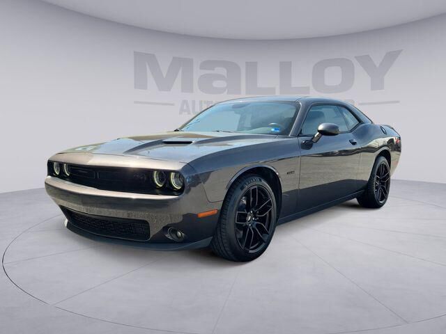 2017 DODGE Challenger