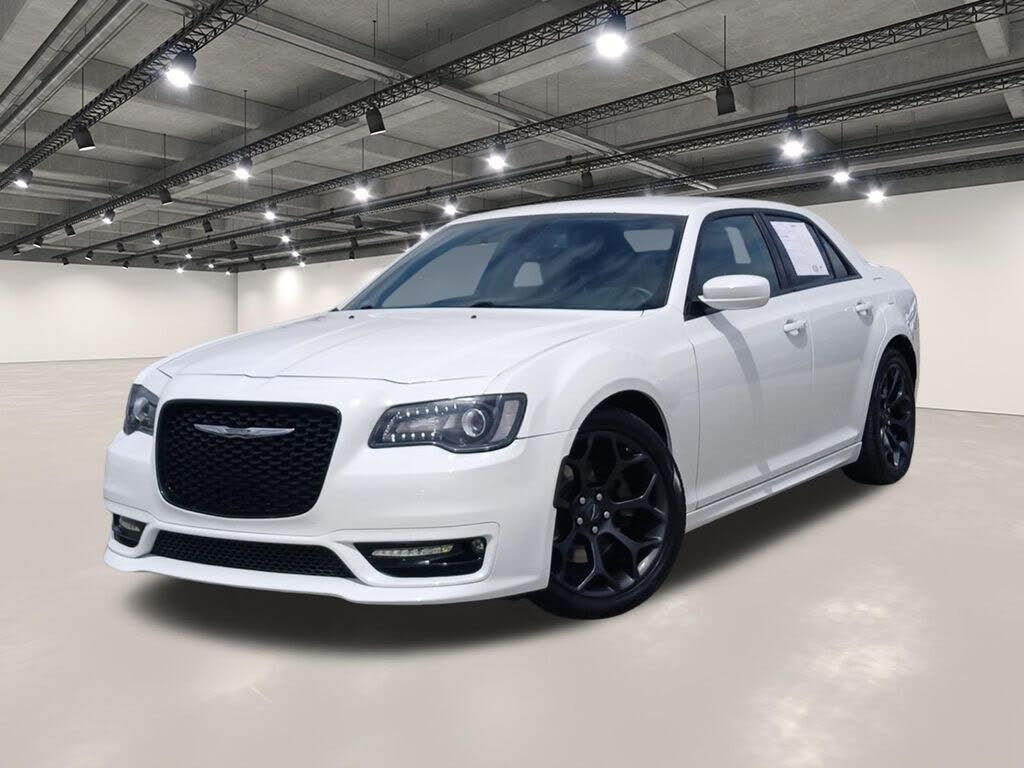 2019 CHRYSLER 300