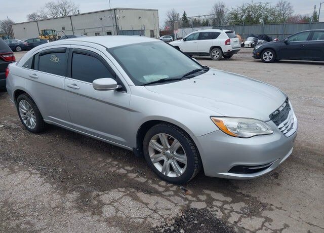 2011 CHRYSLER 200