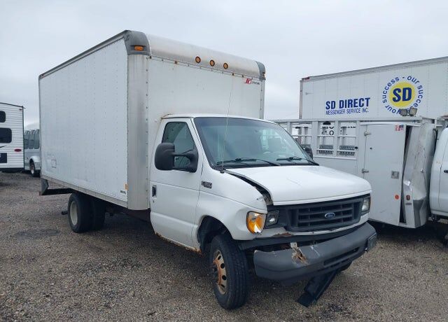2005 FORD E-350