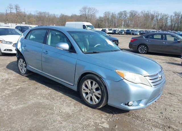 2011 TOYOTA Avalon
