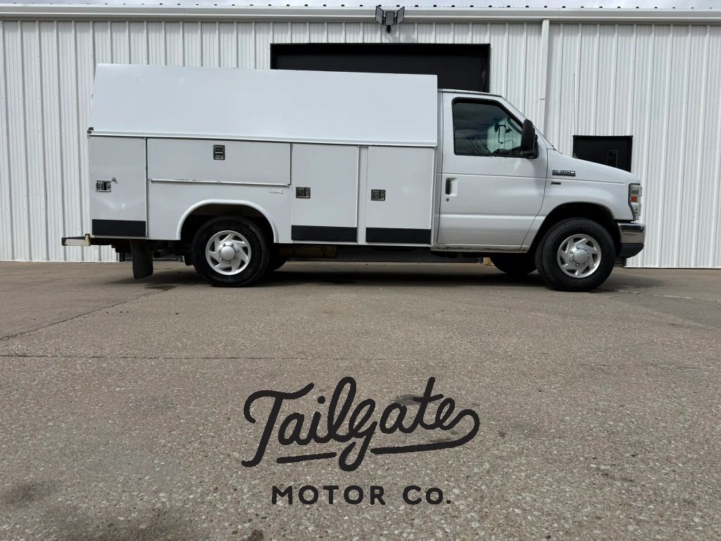2012 FORD E-350