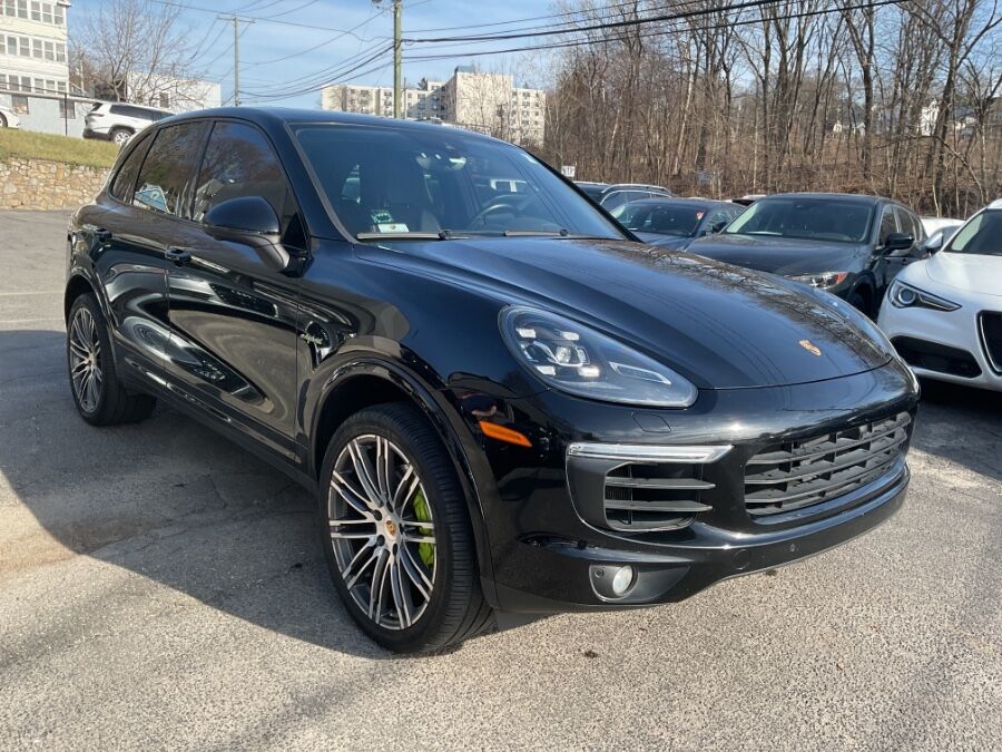 2017 PORSCHE Cayenne