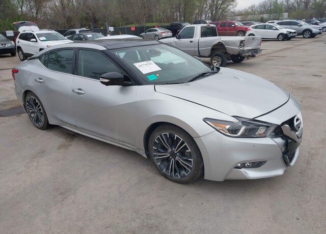2017 NISSAN Maxima