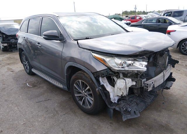 2019 TOYOTA Highlander