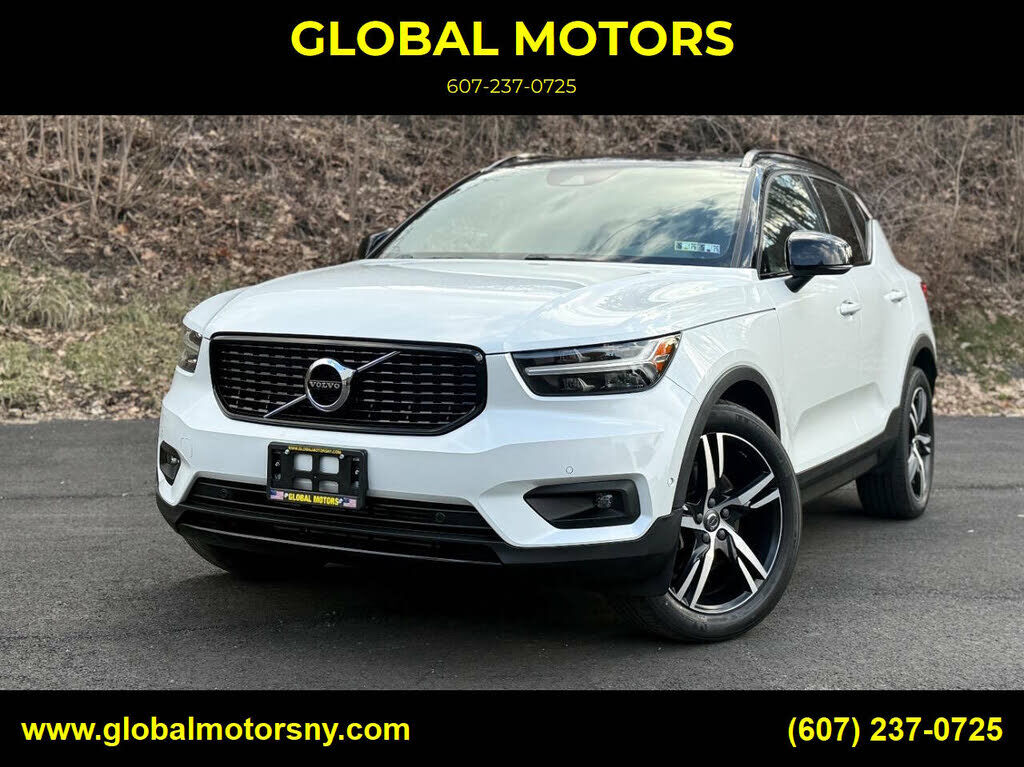 2019 VOLVO XC40