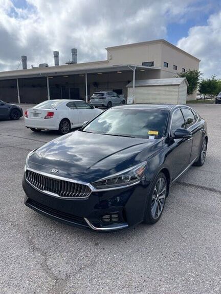 2019 KIA Cadenza