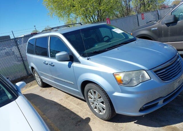 2016 CHRYSLER Town and Country