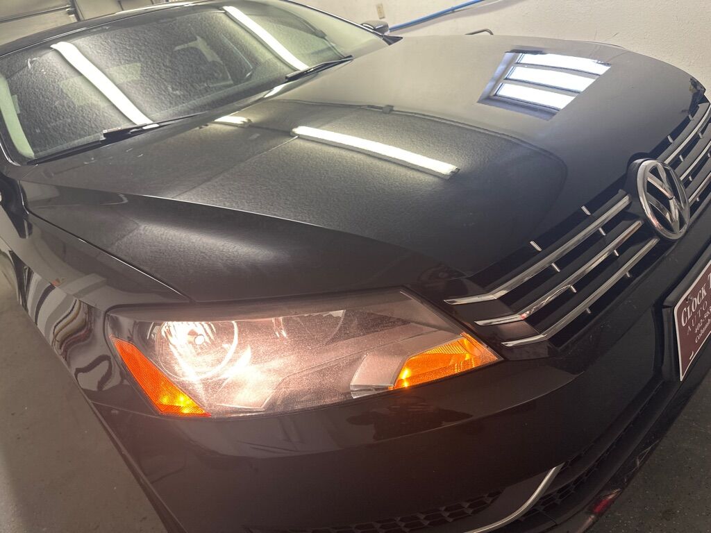 2013 VOLKSWAGEN Passat