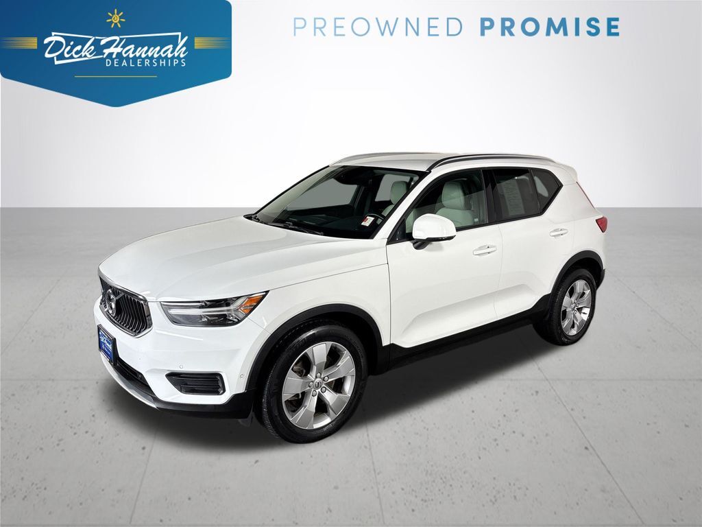 2019 VOLVO XC40