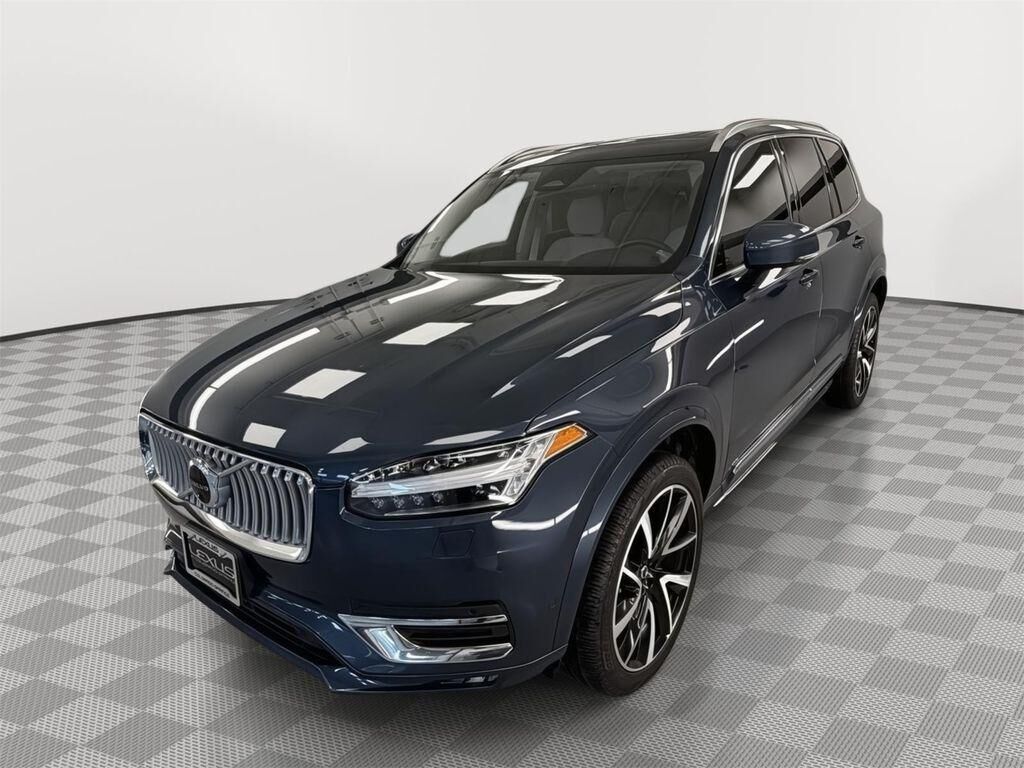 2023 VOLVO XC90