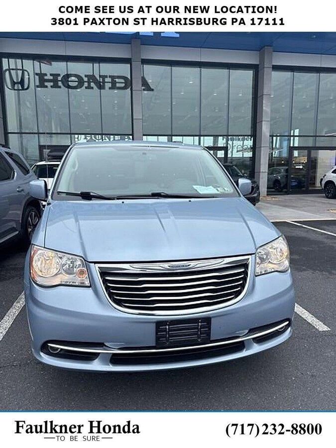 2016 CHRYSLER Town and Country