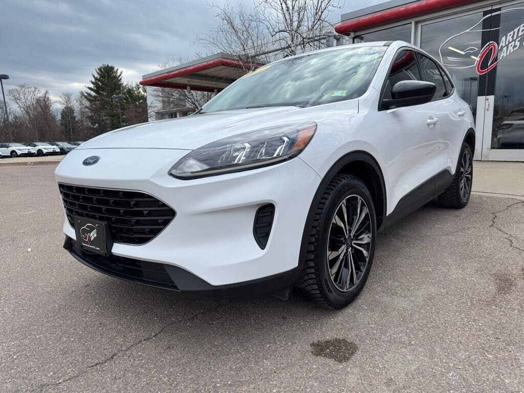 2021 FORD Escape