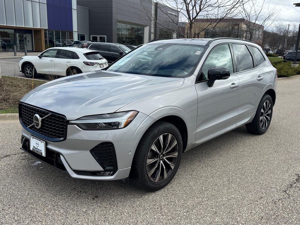 2023 VOLVO XC60