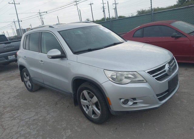 2010 VOLKSWAGEN Tiguan