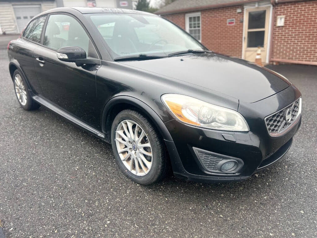 2011 VOLVO C30