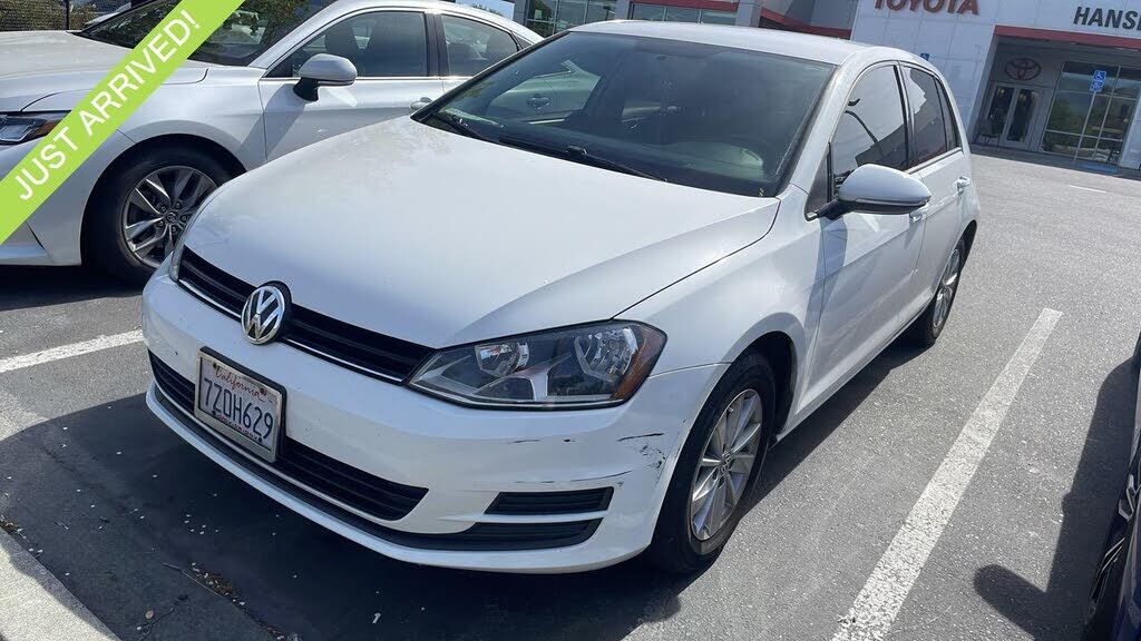 2017 VOLKSWAGEN Golf
