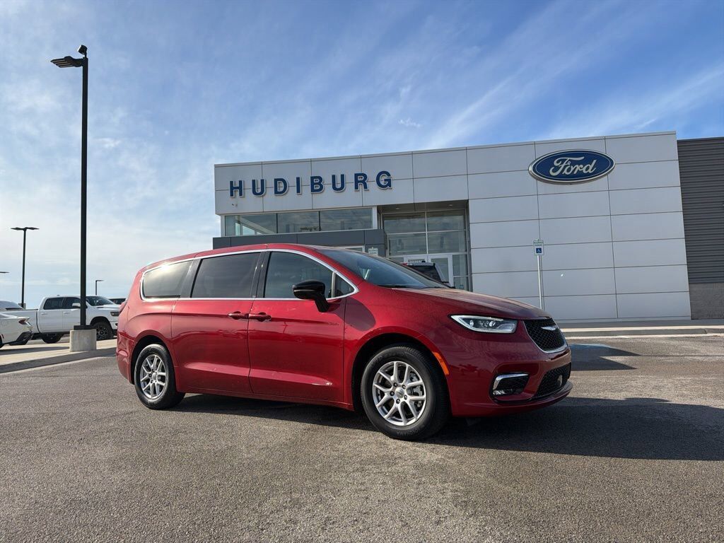 2025 CHRYSLER Pacifica