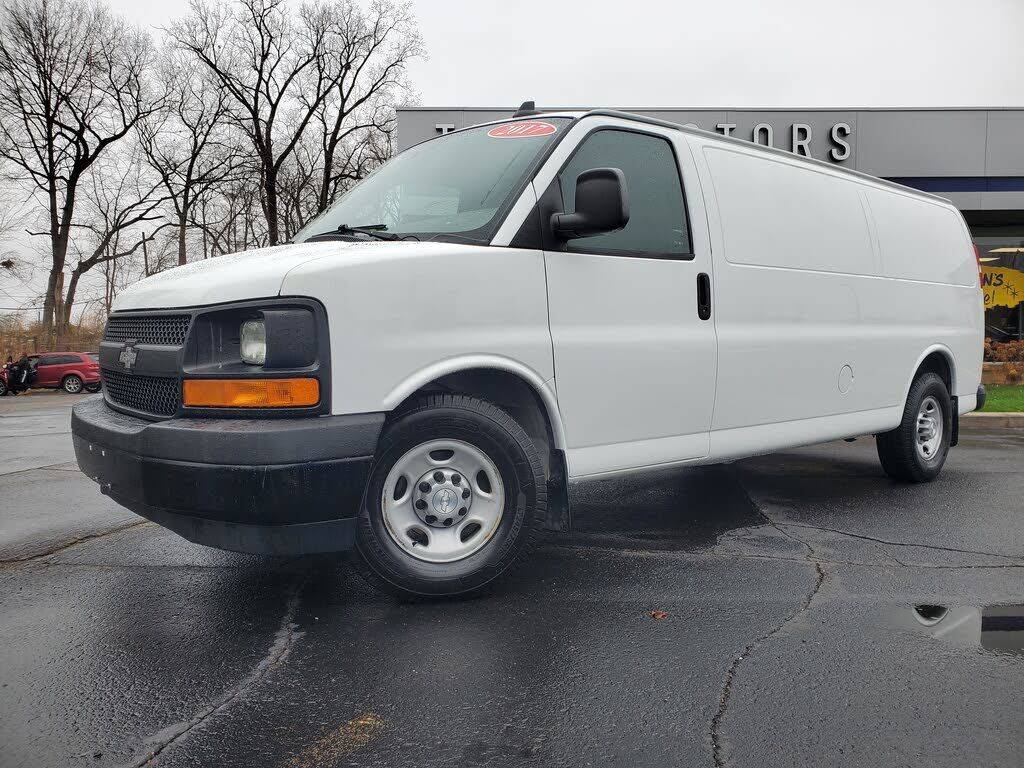 2017 CHEVROLET Express