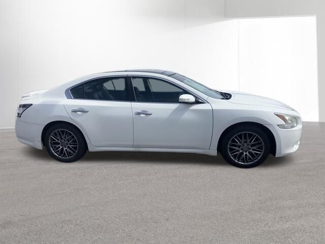 2012 NISSAN Maxima