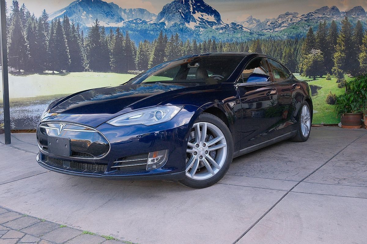 2014 TESLA Model S