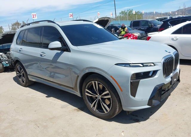 2023 BMW X7