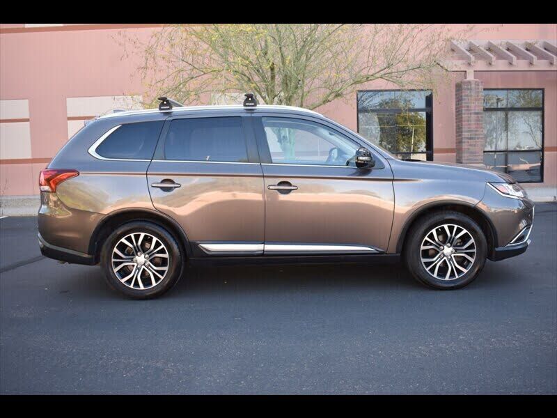 2017 MITSUBISHI Outlander