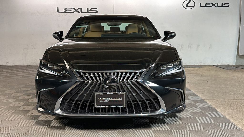 2025 LEXUS ES